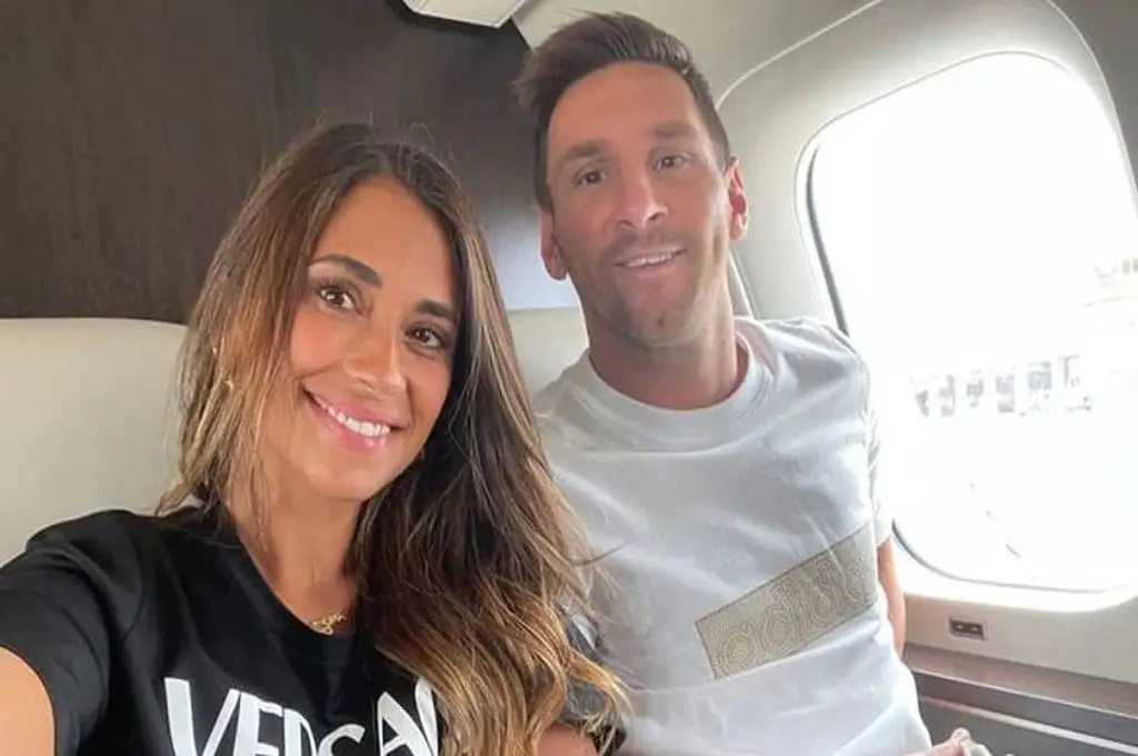 Mauro Icardi le dio la bienvenida a Lionel Messi al PSG