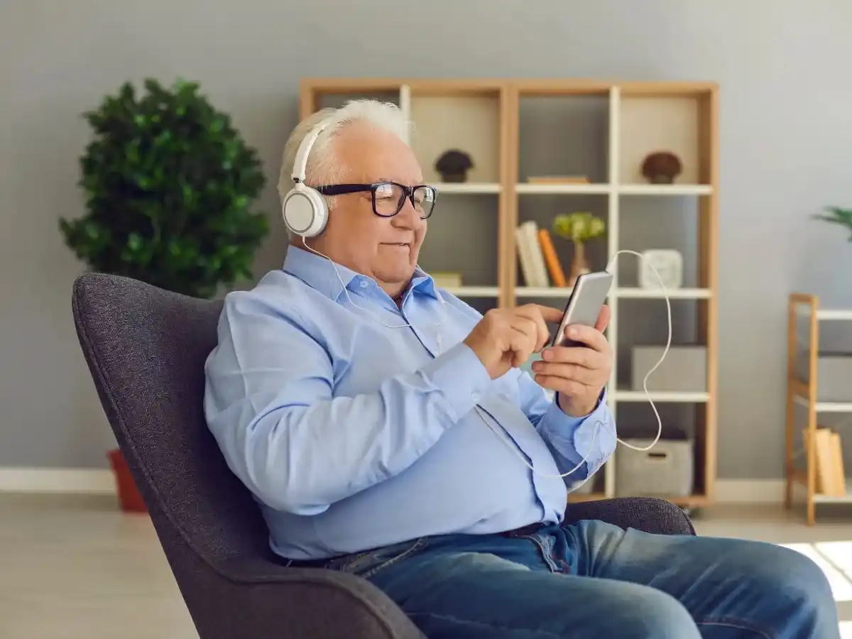 ¿Dónde encajamos los mayores de 60 en la era digital?