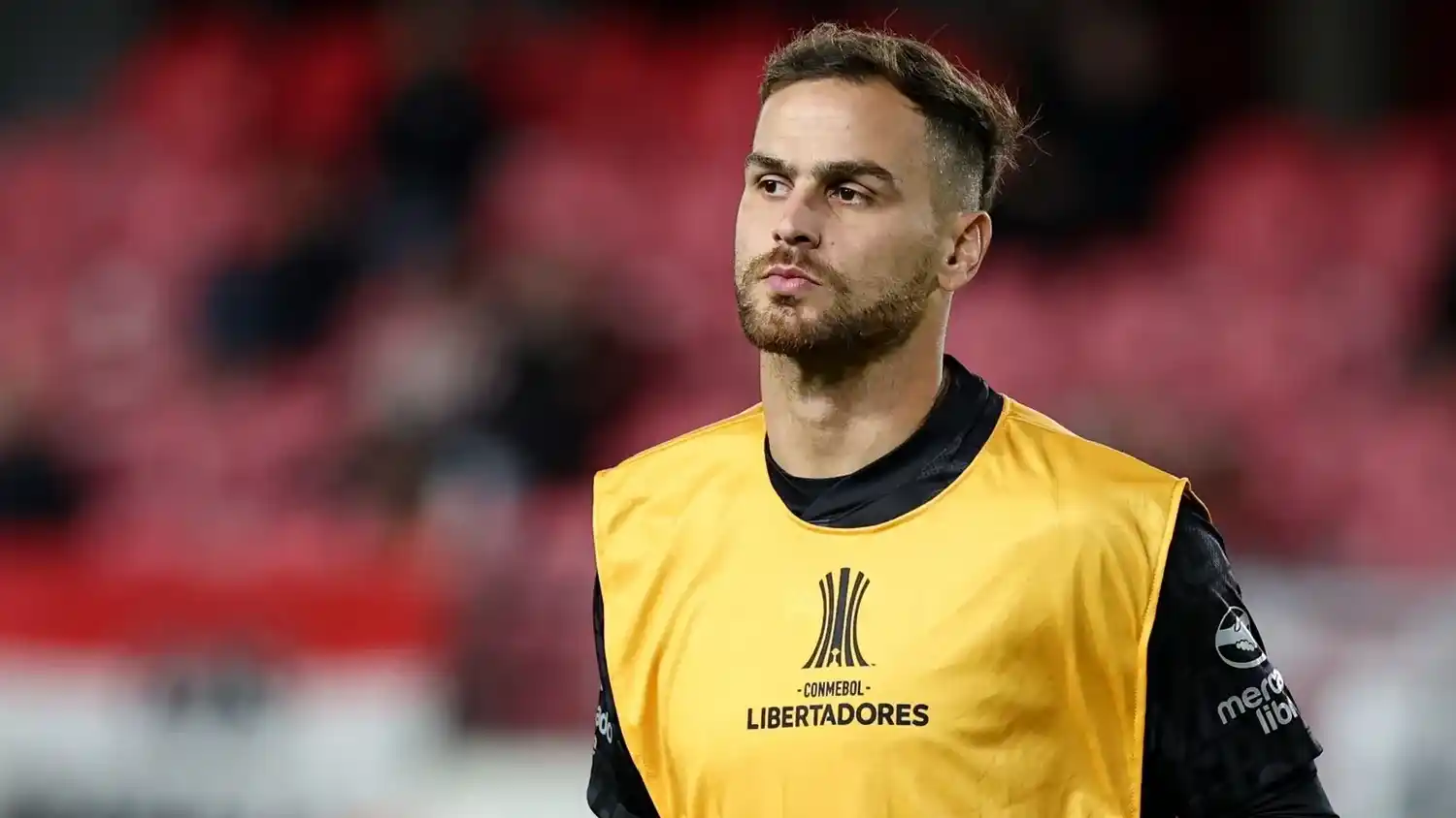 González Pirez estará en la zaga de Estudiantes.