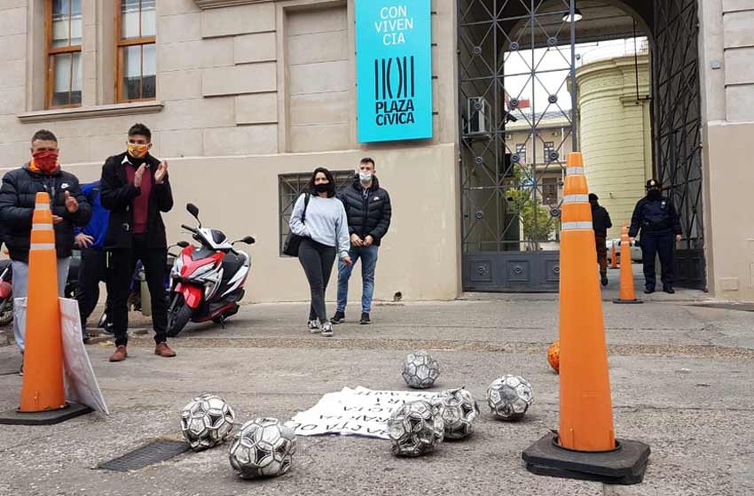 “Basta de tirar la pelota para adelante”: desesperado pedido de complejos de fútbol 5 para que habiliten su actividad principal