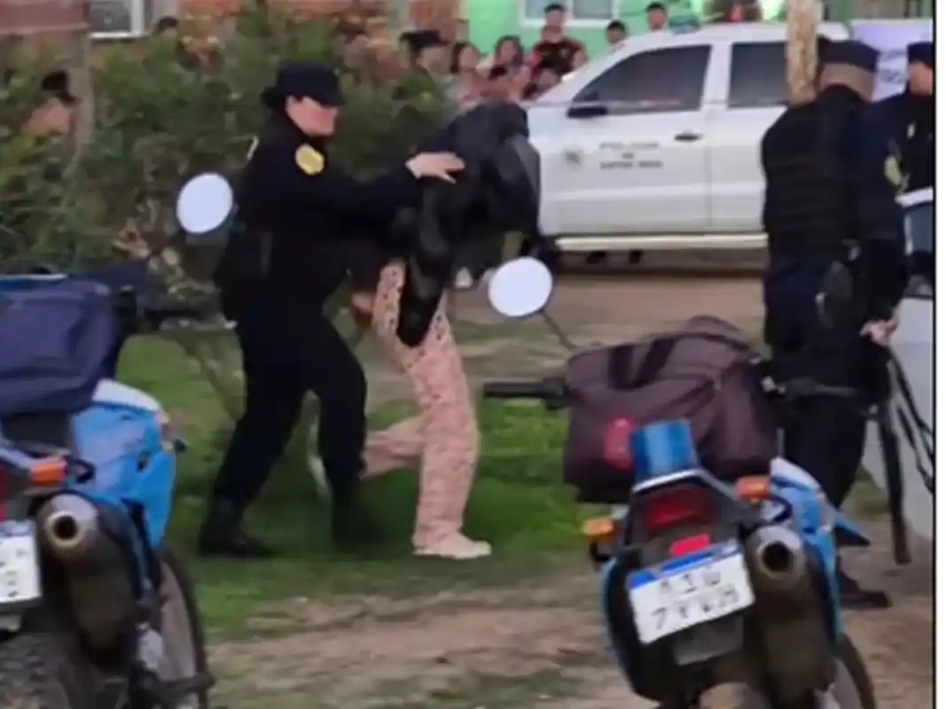 Conmoción: Una adolescente de 14 años apuñaló y mató a su vecina