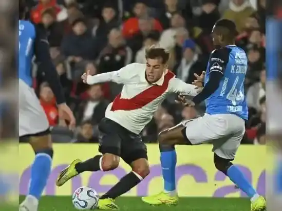 River reaccionó en el segundo tiempo, goleó a Blooming y avanzó a octavos de la Sudamericana