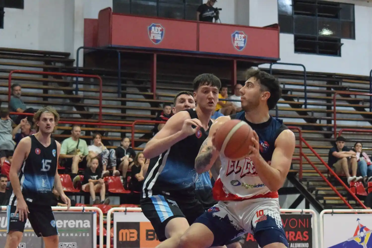 Matías Bonavia en acción