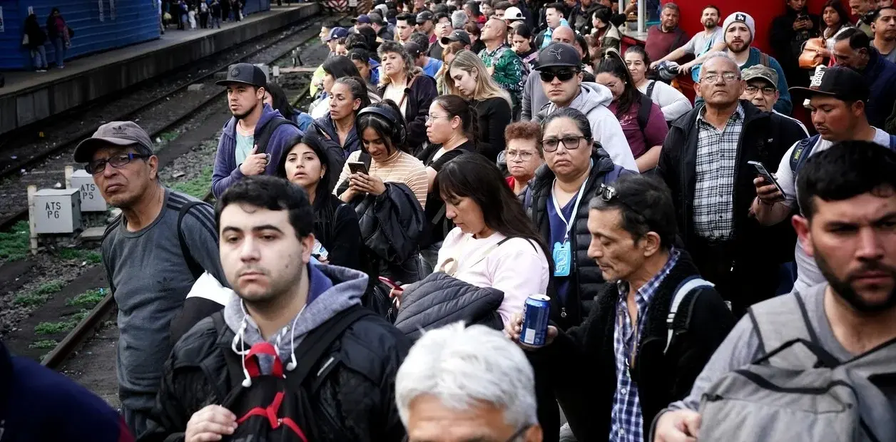 Demoras para viajar en los trenes. Foto: Emmanuel Fernández - Clarín