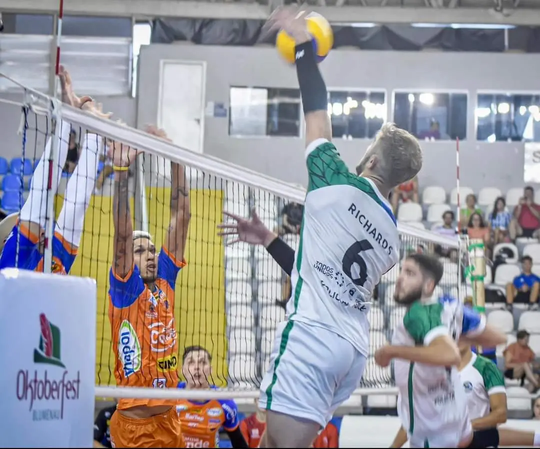 Marcos Richards, atacando