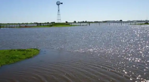 Junín: Ruralistas responsabilizan al Municipio y la Provincia por inundación en caminos