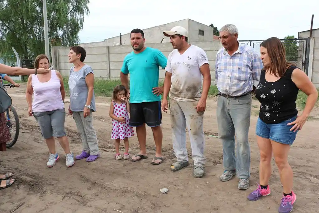 Vecinos alzaron su voz para  reclamar por los trastornos  de las obras en El Tropezón