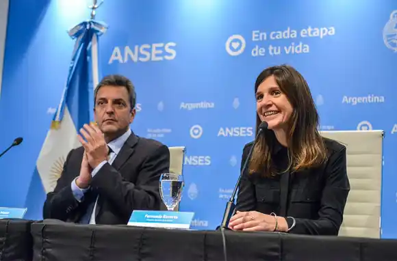 Massa y Raverta anunciaron créditos para jubilados de hasta $400.000 y en 48 cuotas