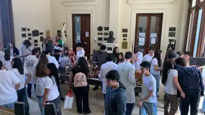 La Escuela Normal inauguró la muestra  “Aquel laboratorio de ayer”
