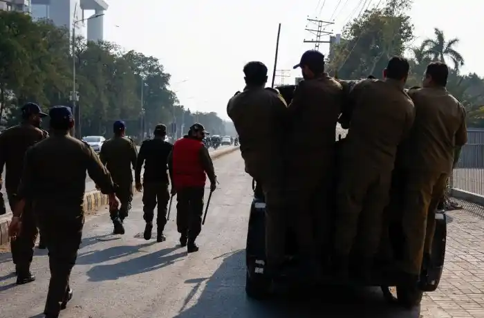 ATENTADO EN PAKISTÁN cobra la vida de al menos 12 policías