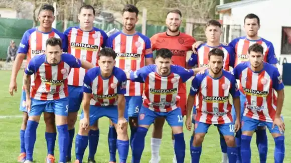 Libertad venció a San Lorenzo y lo alcanzó en la punta