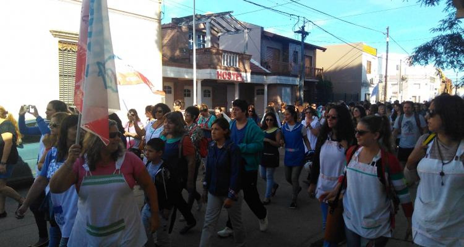 Tras la marcha federal, docentes decidirán si vuelven a clases