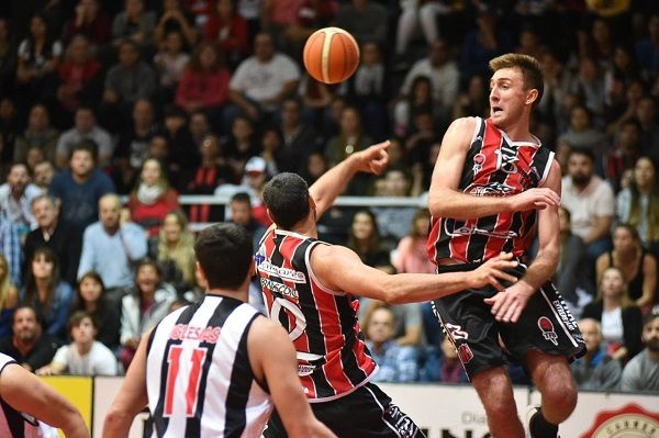 Central pasó por encima a Club Bell y se puso dos juegos arriba 