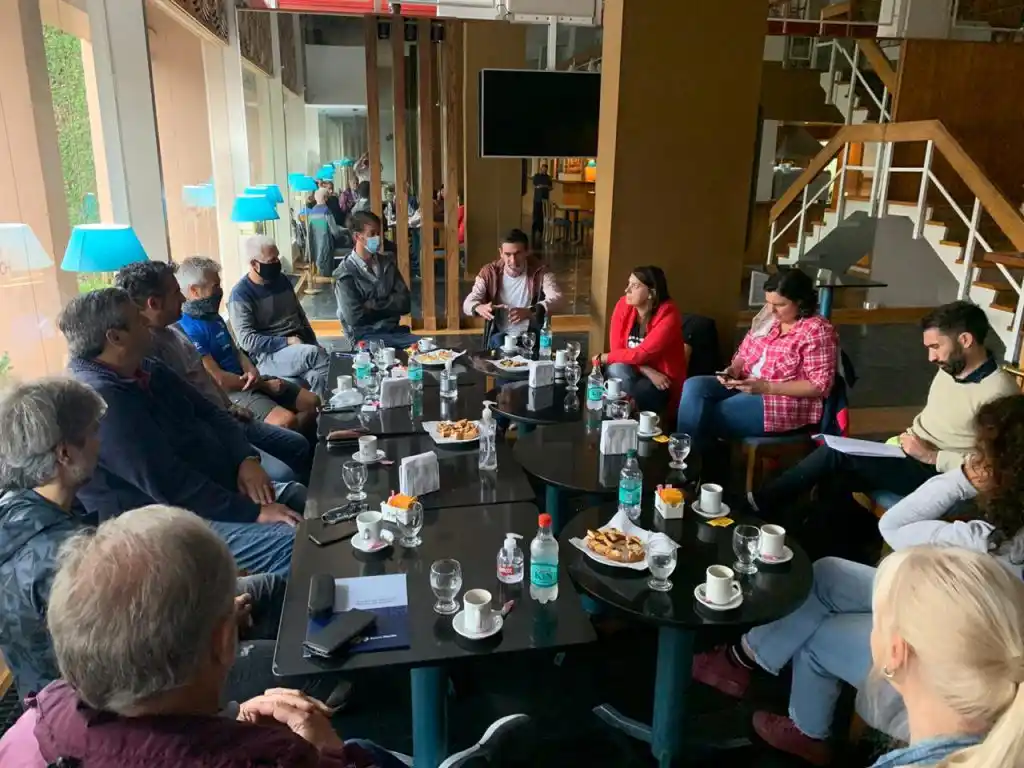 Concejales se reunieron con prestadores turísticos  para tratar el tema de los alojamiento