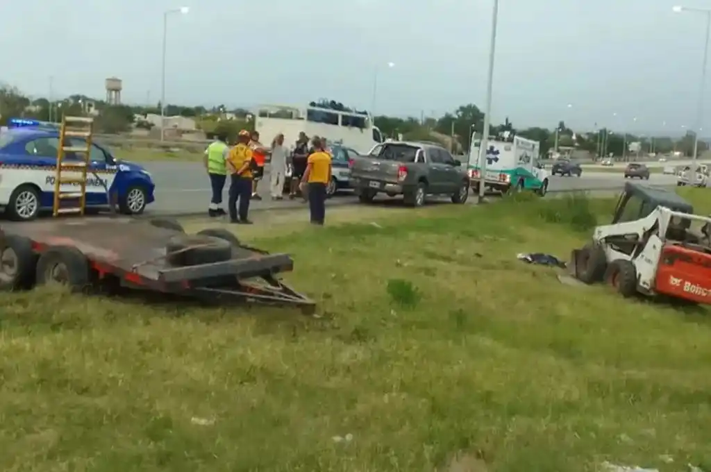 Tragedia en Córdoba: un joven murió aplastado por una máquina que se desprendió de una camioneta