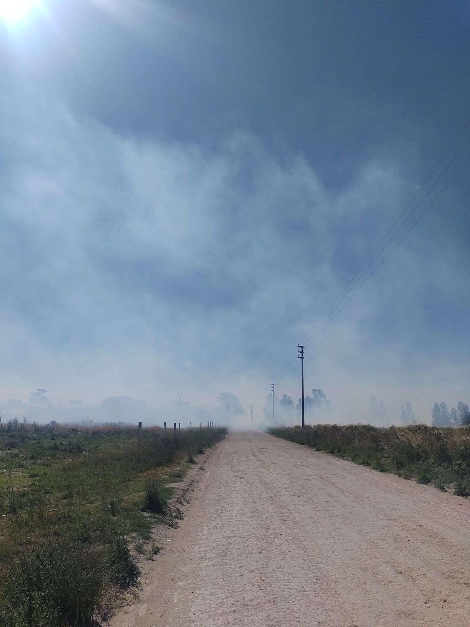 Uno de los focos de incendio en pastizales
