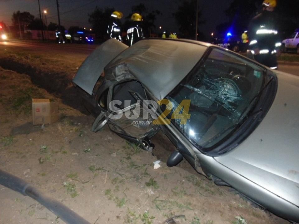 Madrugada intensa para Bomberos: dos accidentes y un incendio en el inicio del domingo
