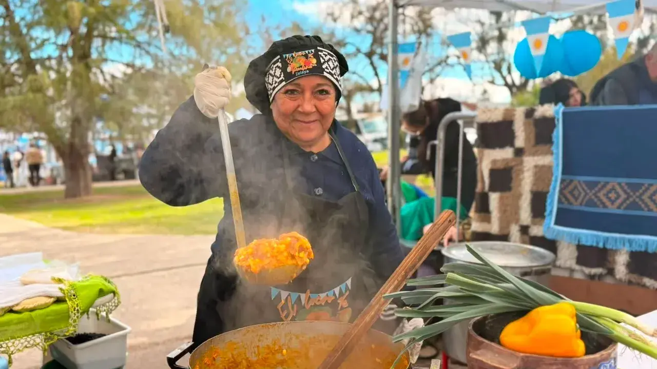 Cocineros y cocineras llevaron su mejor versión del plato típico.