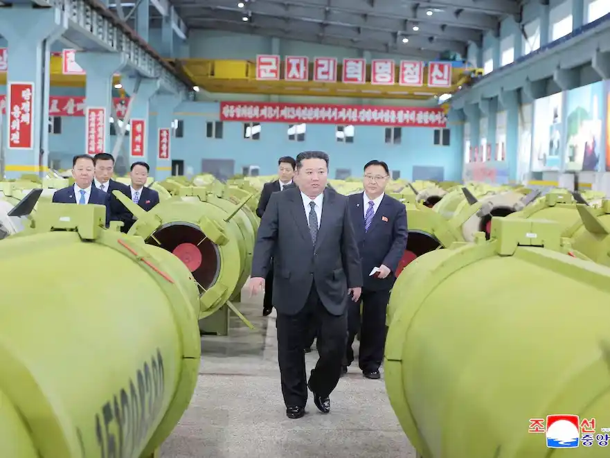El dictador Kim Jong Un ordenó la expansión y modernización de la producción de misiles para el 2026