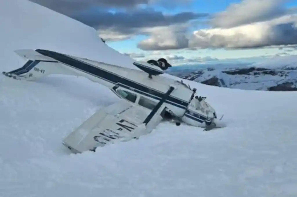 Así quedó la avioneta estrellada
