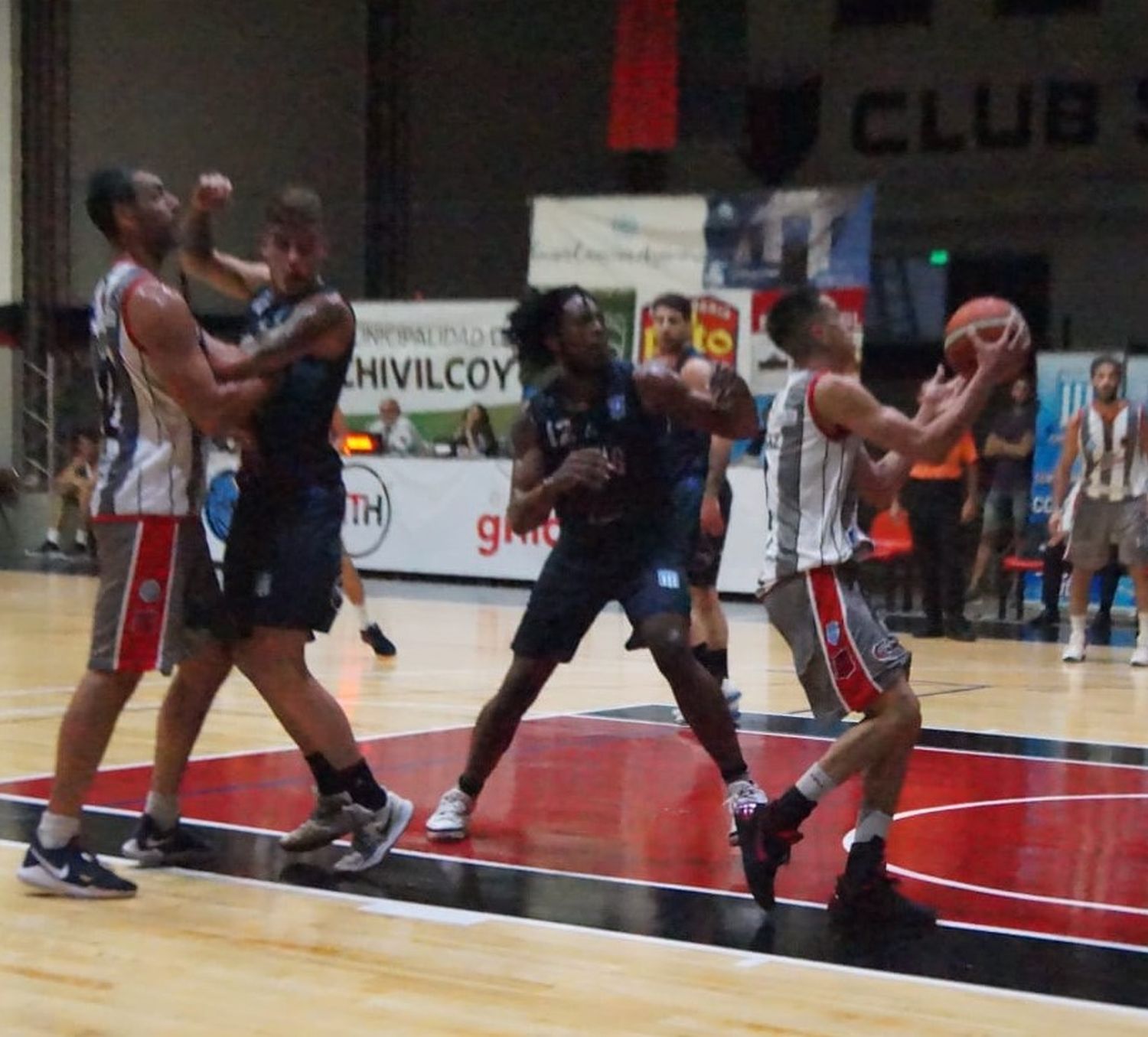 Central no tuvo una buena noche y cayó ante Racing en Chivilcoy