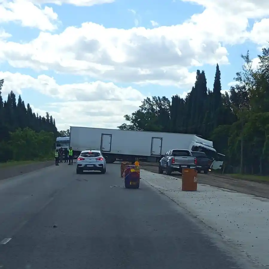 Personal de la Dirección de Tránsito trabajó en la zona.