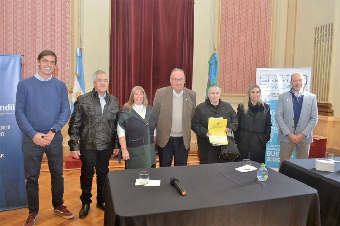 Se entregaron 169 escrituras de viviendas ubicadas en diferentes barrios de la ciudad