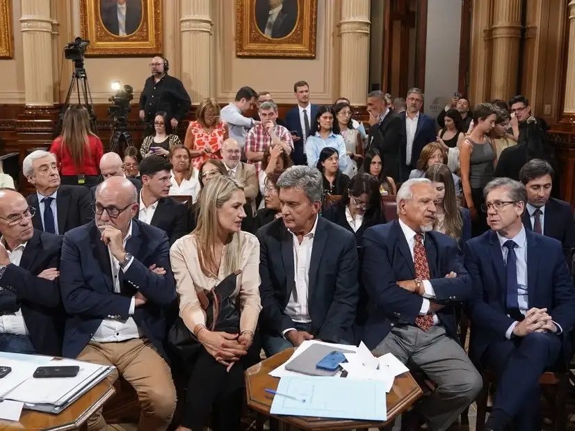 Requiere una mayoría especial de 37 votos afirmativos para convertirse en ley.