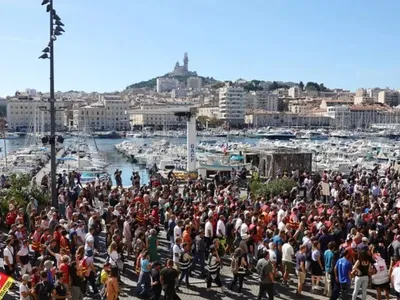 Las huelgas arrasan Francia y aumentan las protestas sociales