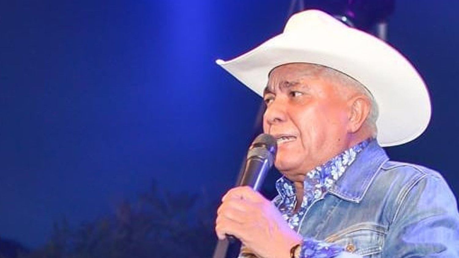 ¿Qué le pasó? Reynaldo Armas habla sobre el yeyo que sufrió en show en vivo (videos)