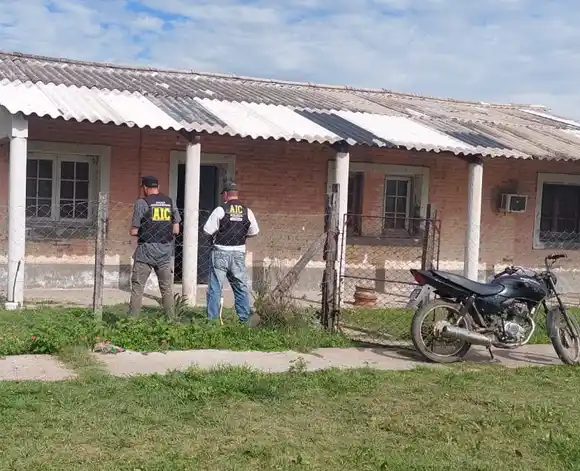 Tres allanamientos por venta de drogas en La Gallareta