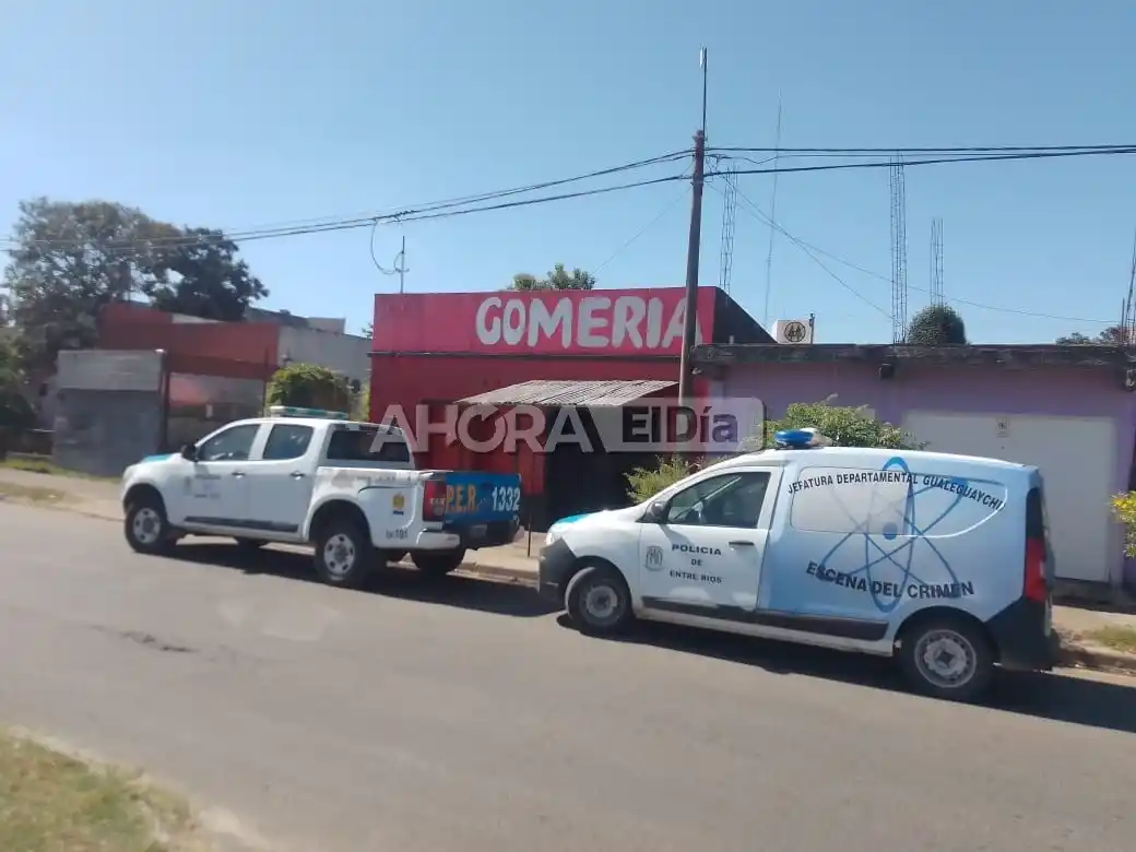 Se incendió la parte posterior de una gomería en Avenida Parque
