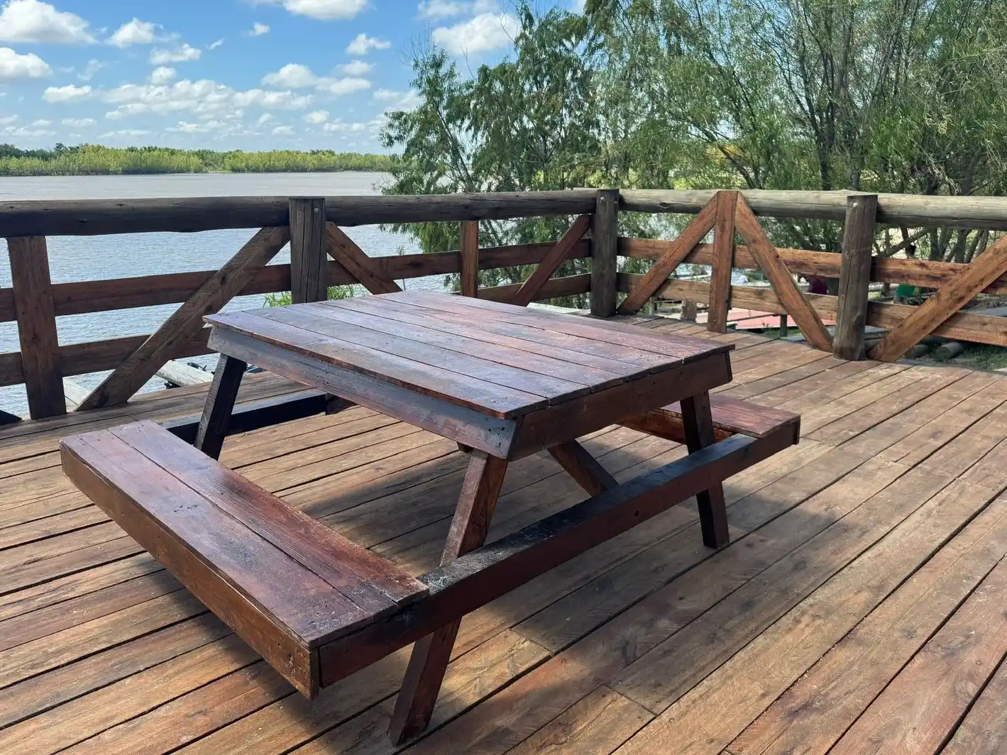 mirado del puerto mesa