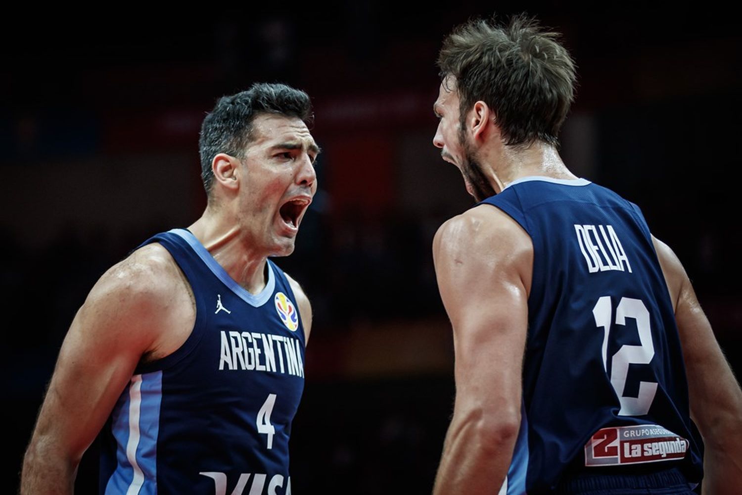 Argentina venció a Rusia y pasó invicto a la segunda fase