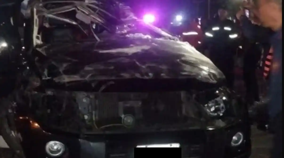 Murió al volcar su camioneta intentando esquivar a un abuelo que cruzaba la vía