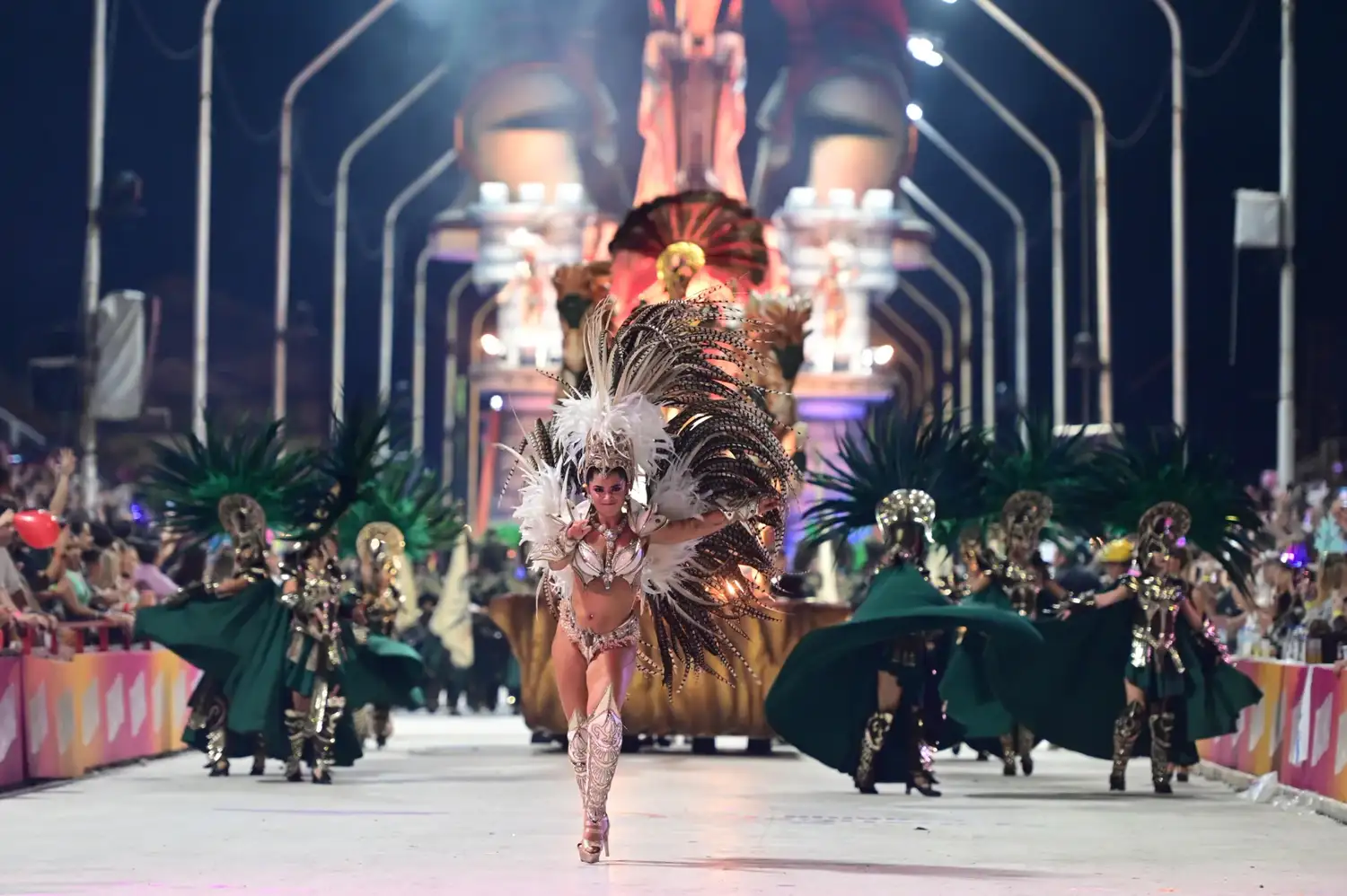 Camarotes VIP, boliche y pantallas: el proyecto que evalúa Gualeguaychú para renovar el Carnaval