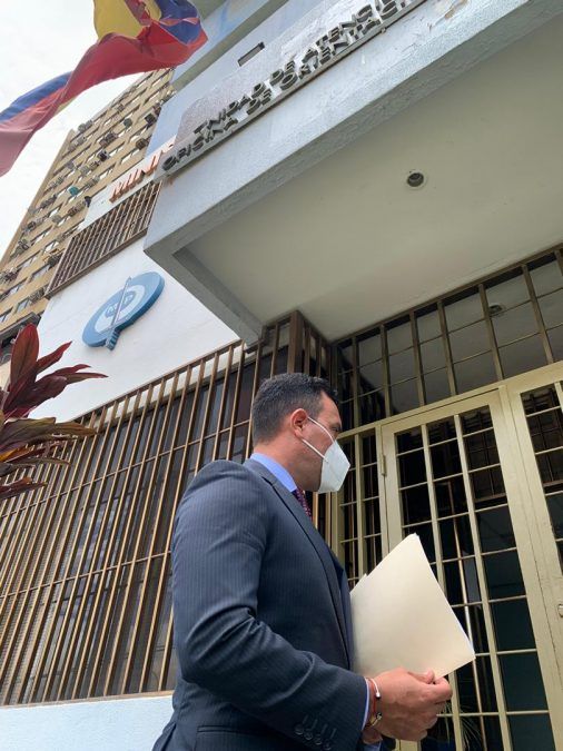RED DE EXTORSIÓN: dinero por retirar información falsa en redes sociales