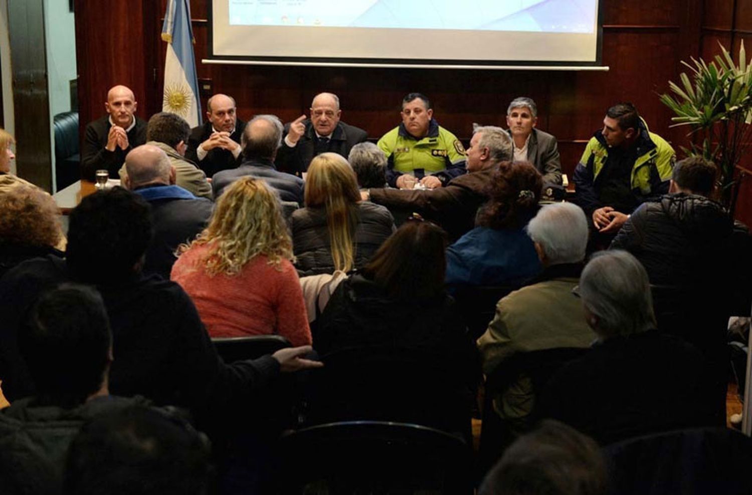 Comerciantes frente al acampe: “No podemos ser víctimas de todos los reclamos”