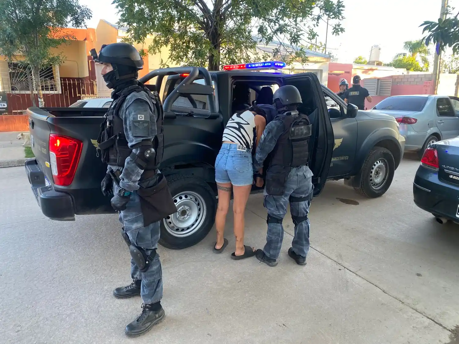 En el operativo detuvieron a dos mujeres y un hombre