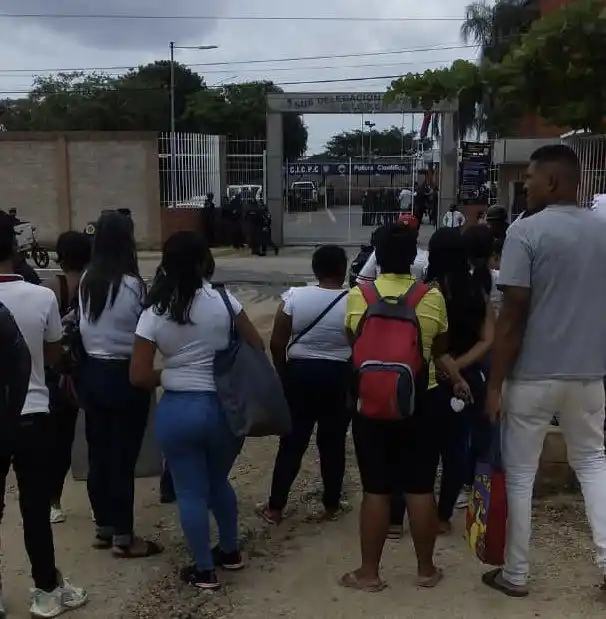 Acordaron con autoridades: presos SUSPENDEN motín en CICPC en Valencia