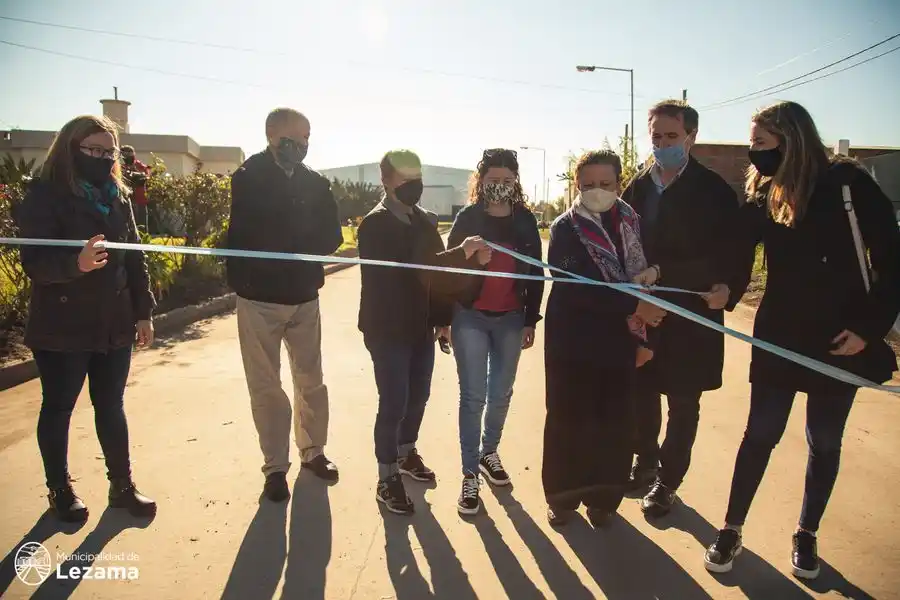 En Lezama inauguraron la cuadra número 51 del primer Plan de Pavimentación
