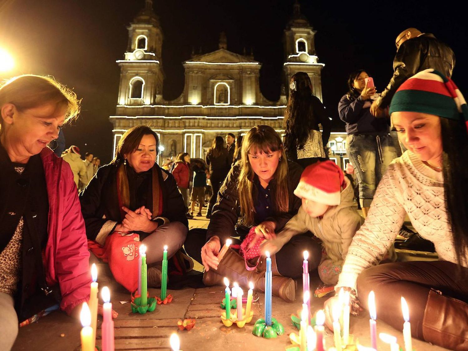 La MÍSTICA de la NOCHE DE VELITAS en Colombia