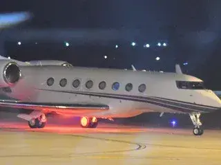 El vuelo privado que trasladó a Lionel Messi y su familia, aterrizó a las 06:30 de hoy en Rosario.
