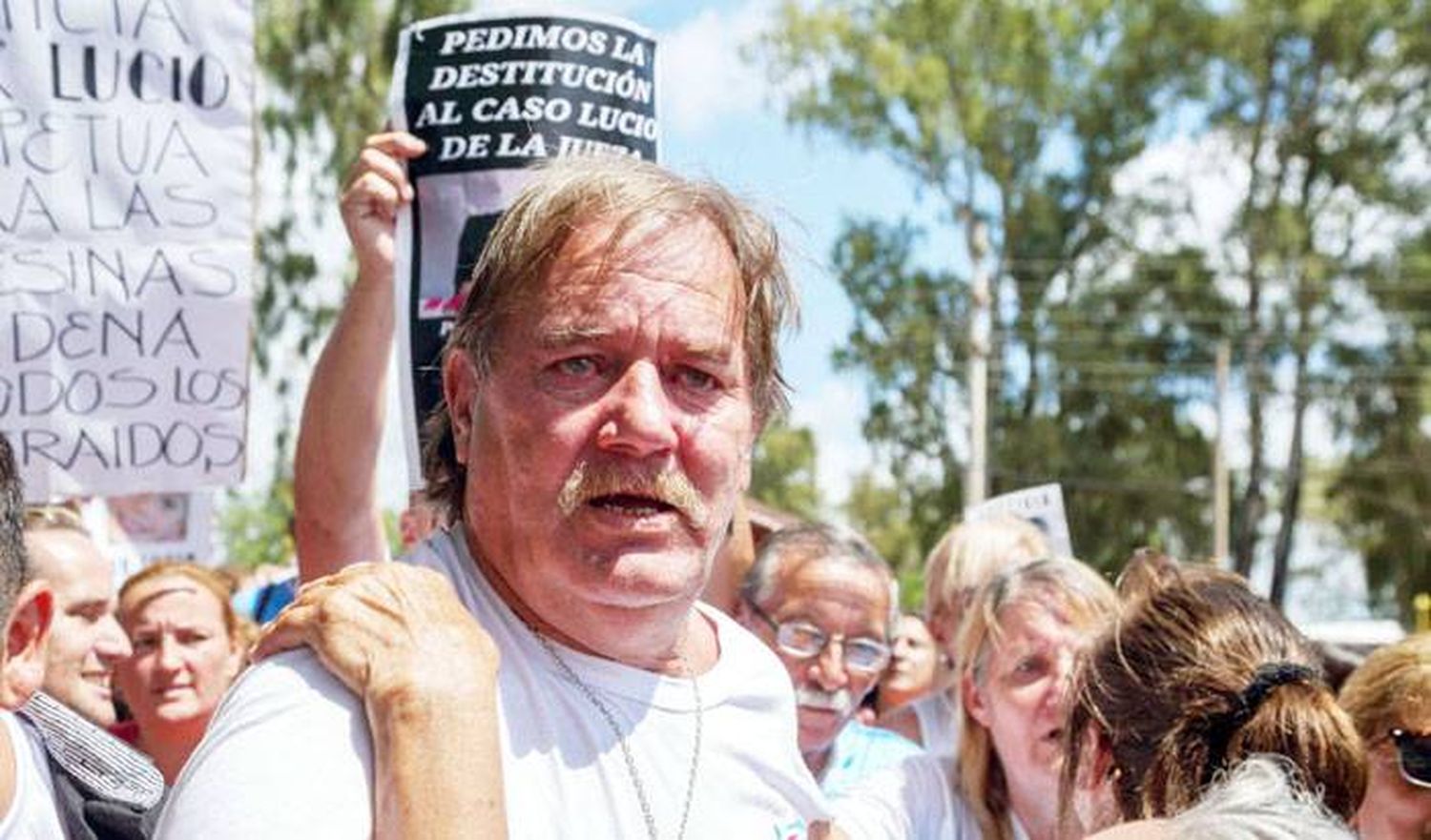 El abuelo de Lucio consideró �Suna mala decisión⬝  la absolución a la madre por el abuso