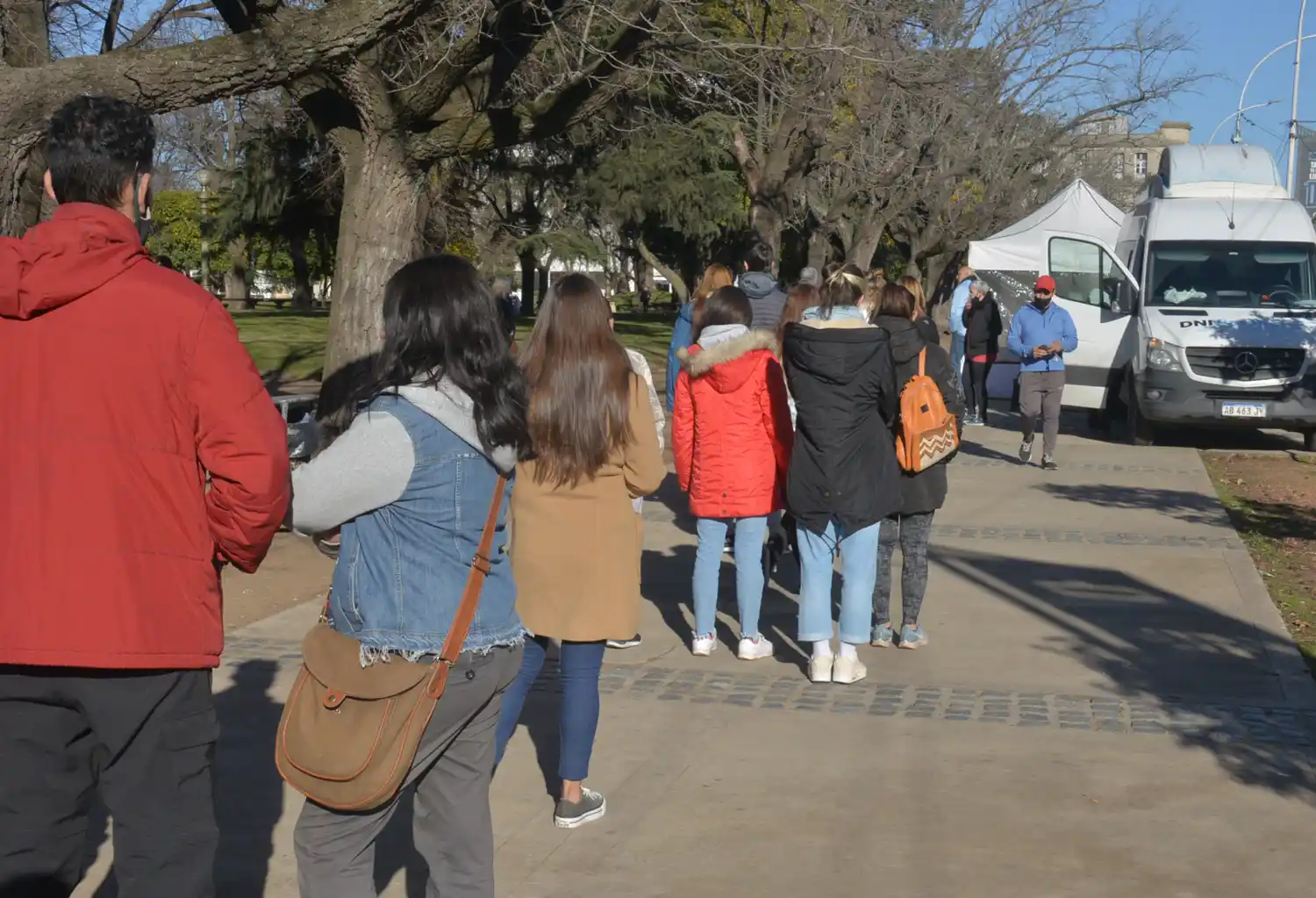 Significativa demanda de los tandilenses para gestionar DNI, pasaporte y certificado de pre-identificación