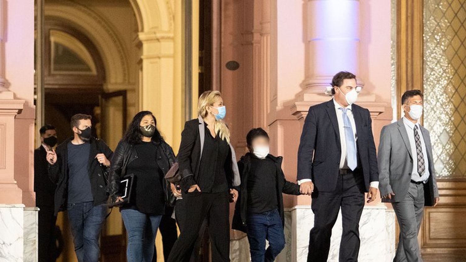 Sus hijas, Claudia, amigos y compañeros: Así fue la despedida íntima