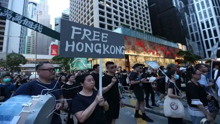 Arrecia la represión a protestas ciudadanas en Hong Kong: hay 47 detenidos