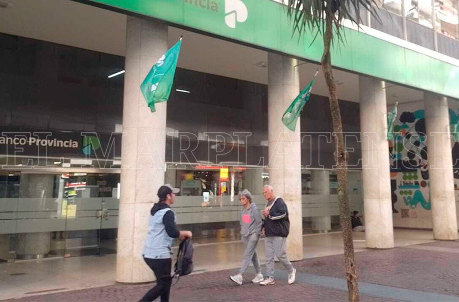 Cómo funcionarán los bancos durante los feriados de Semana Santa