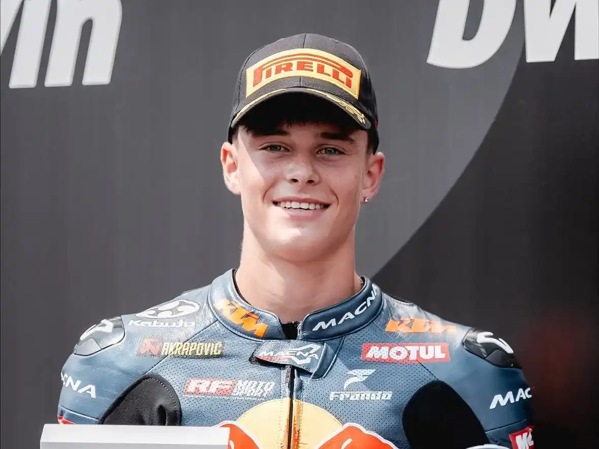 Perrone fue el más rápido en Moto 3.