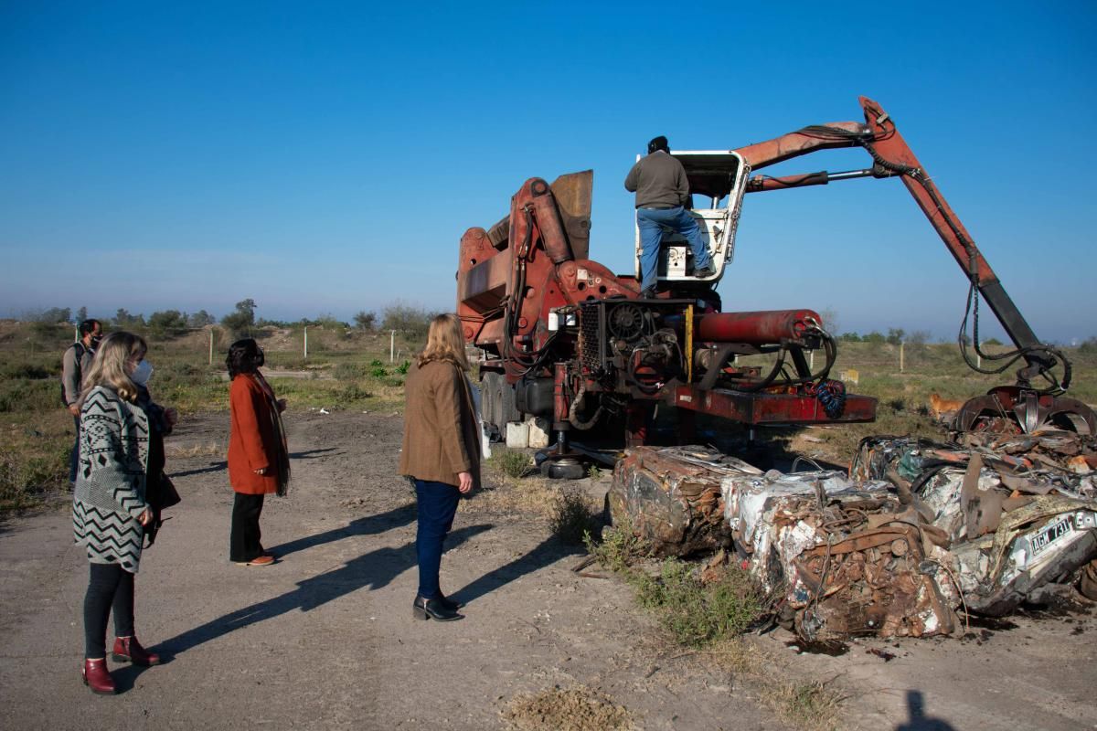 Planta de Reciclado: Se comenzó la compactación de chatarras de autos y motos